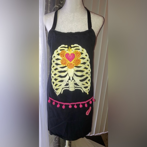 BBQ APRON SKELETON RIBCAGE SUGAR SKULLS FRONT POCKETS SIZE ADJUSTABLE GUC - Picture 2 of 11